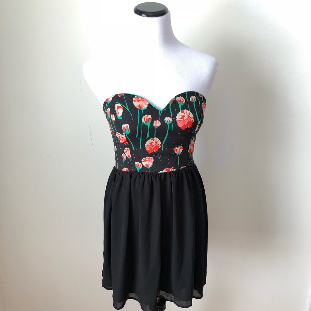Gianni Bini strapless dress